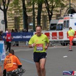 ambulanza di scorta_10^_Milano_City_Marathon_11_04_2010_OneMarathonForCapasso